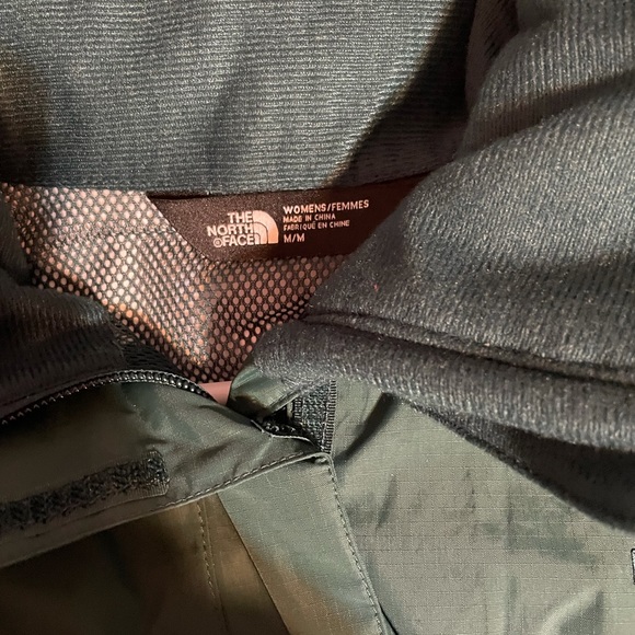 North face jacket - Picture 2 of 3